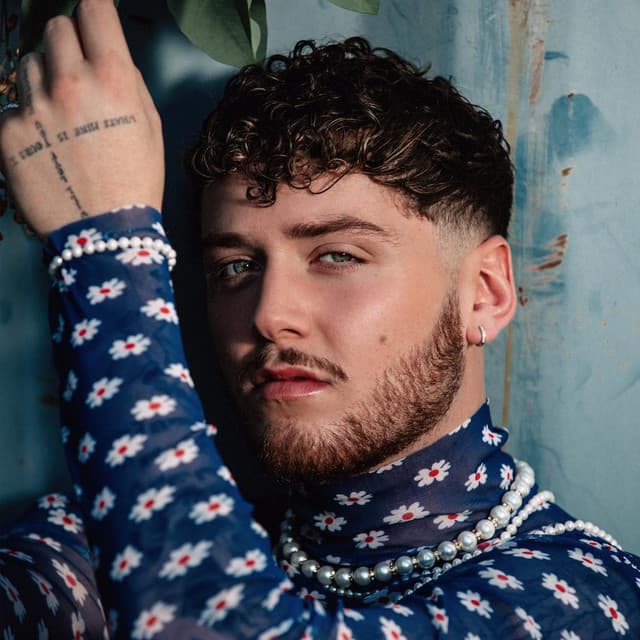 Canción Alone | Bazzi