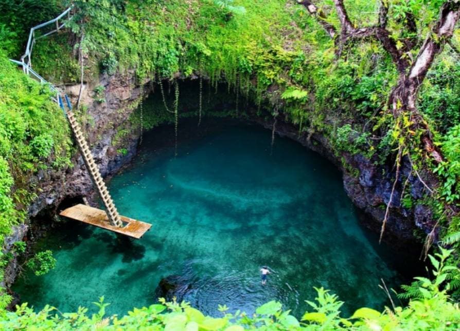 Lugar To-Sua Ocean Trench