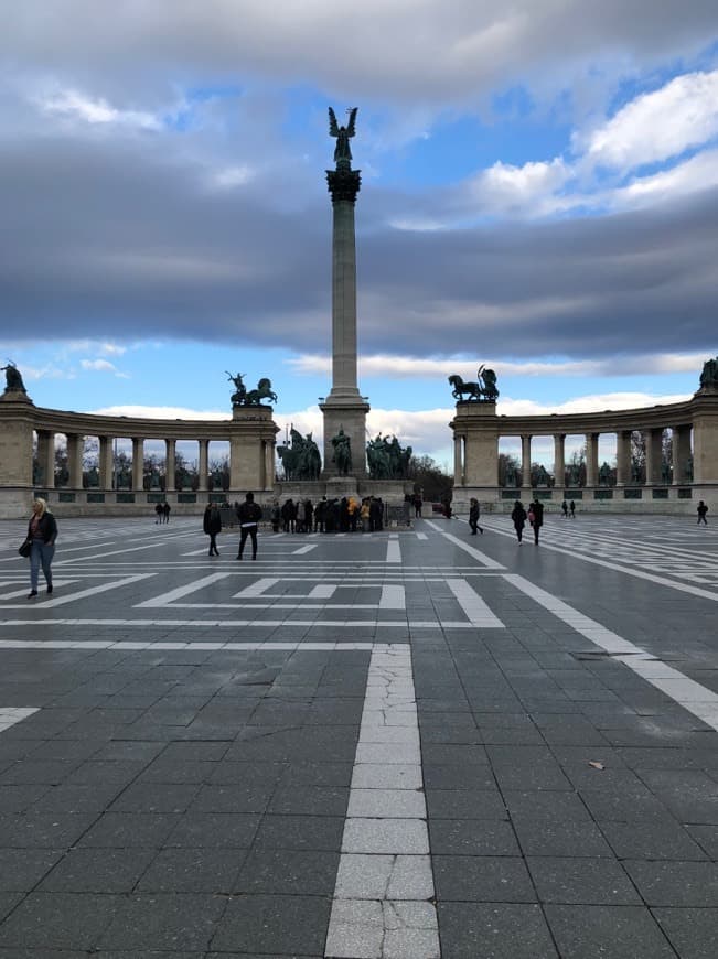 Lugar Plaza de los Héroes