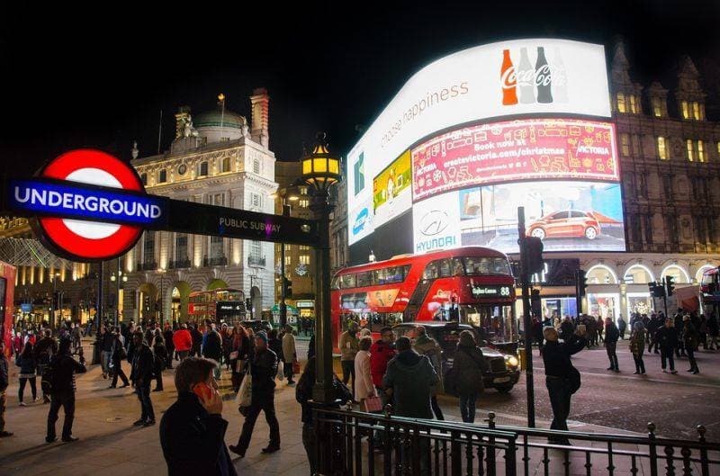 Lugar Piccadilly Circus