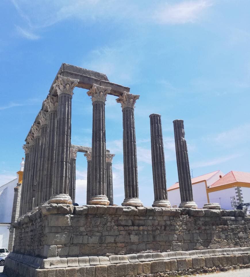 Place Templo romano de Évora