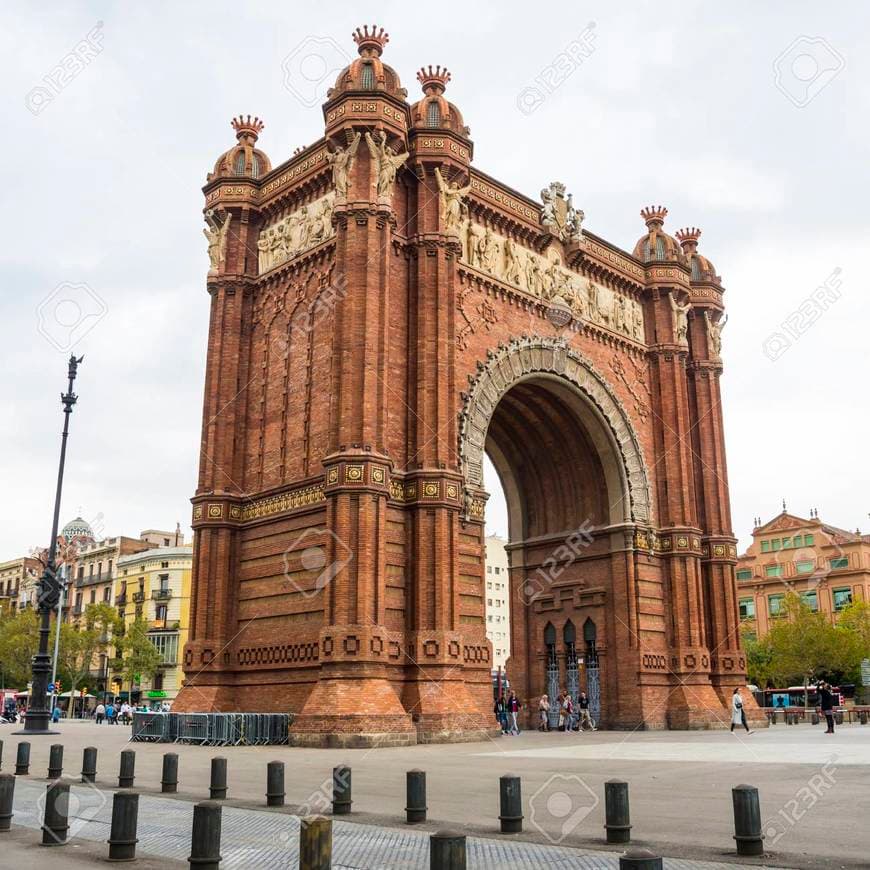 Place Arc de Triomf