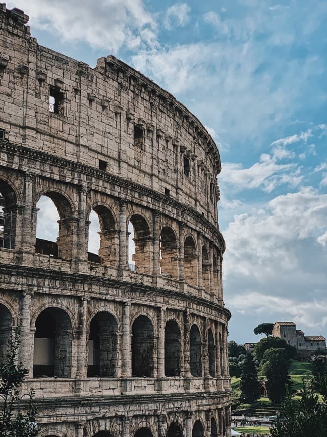 Lugar Coliseo de Roma