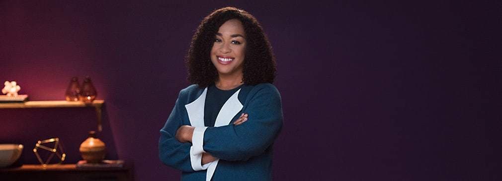 Moda Shonda Rhimes Teaches Writing for Television | MasterClass ...