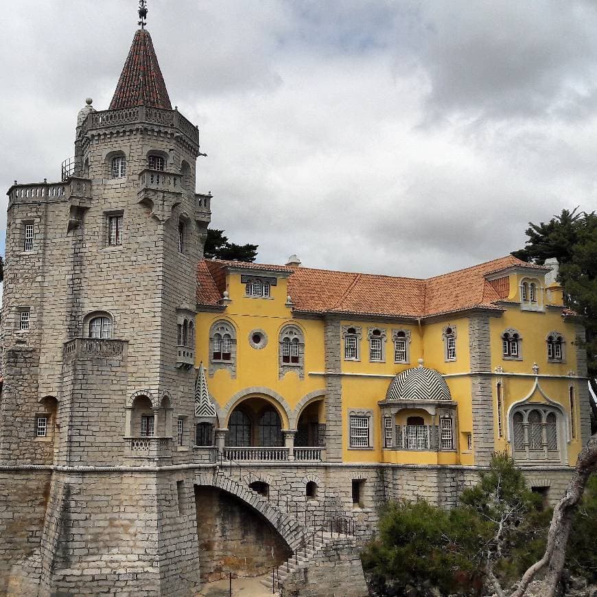 Lugar Museu Condes de Castro Guimarães