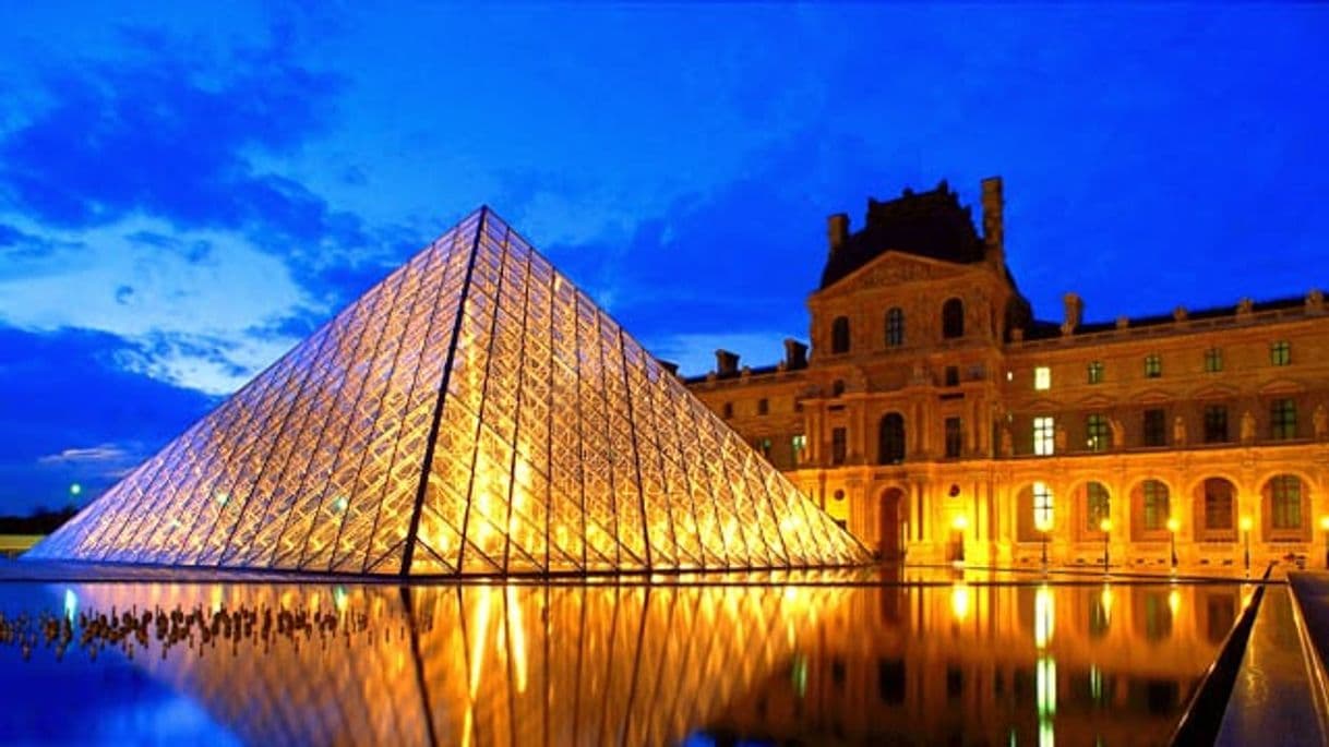 Place Museo del Louvre