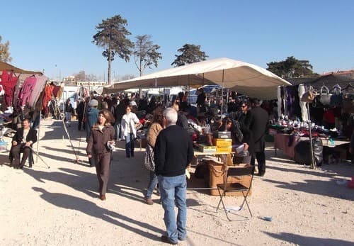 Lugar Feira de Carcavelos / às Quintas Feiras