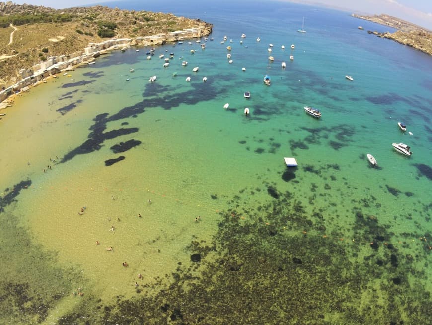 Lugar Ġnejna Bay Beach