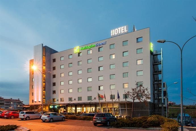 Lugar Holiday Inn Express Lisbon - Oeiras