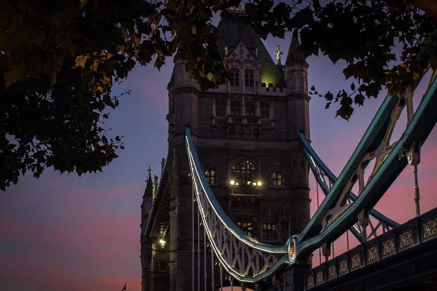 Lugar Tower Bridge