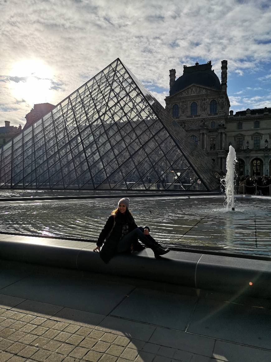 Place Museo del Louvre