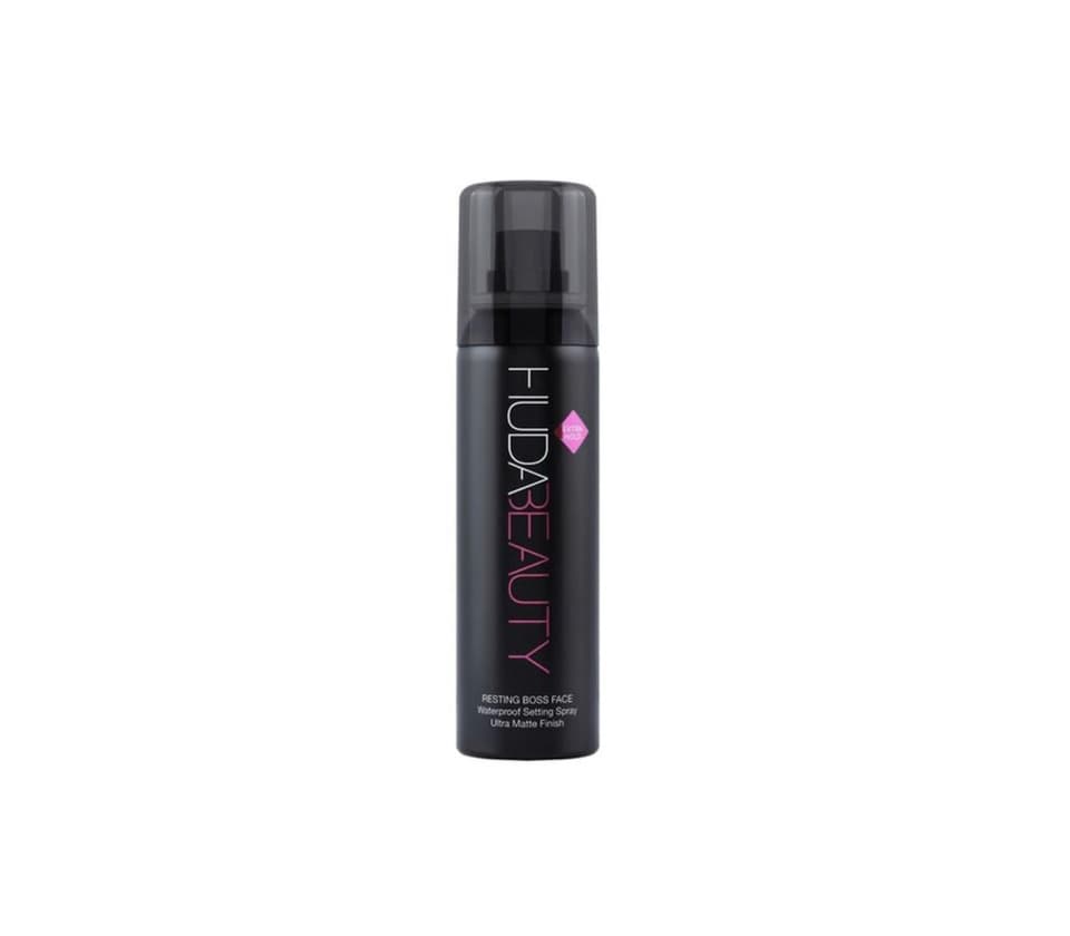 Product Huda Beauty setting spray