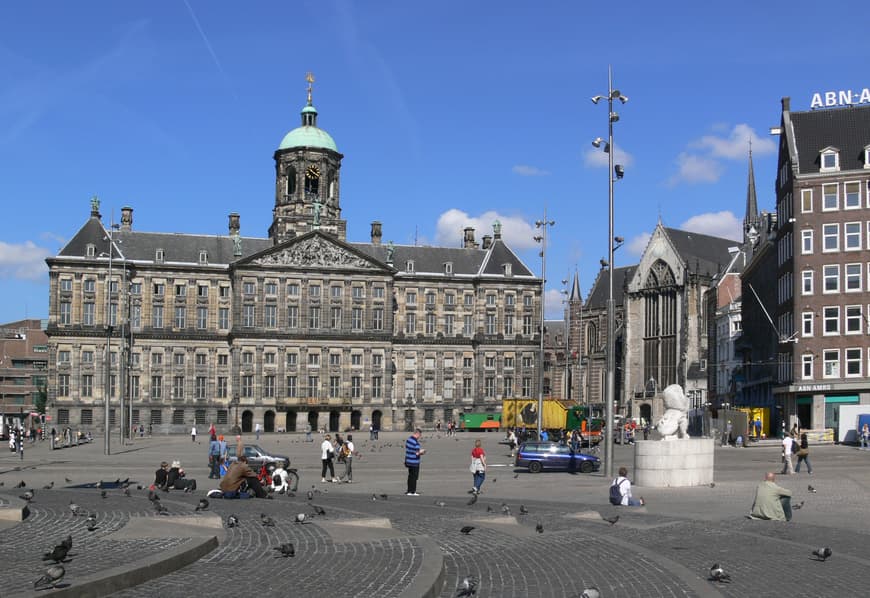 Lugar Dam Square