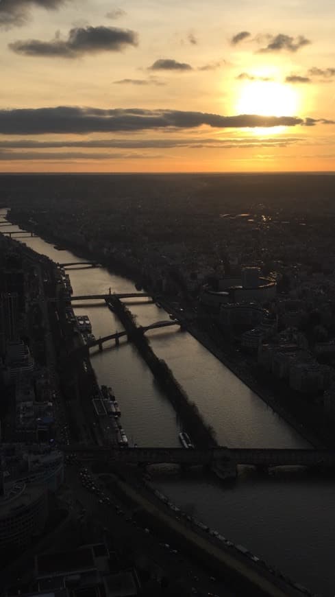 Place Torre Eiffel