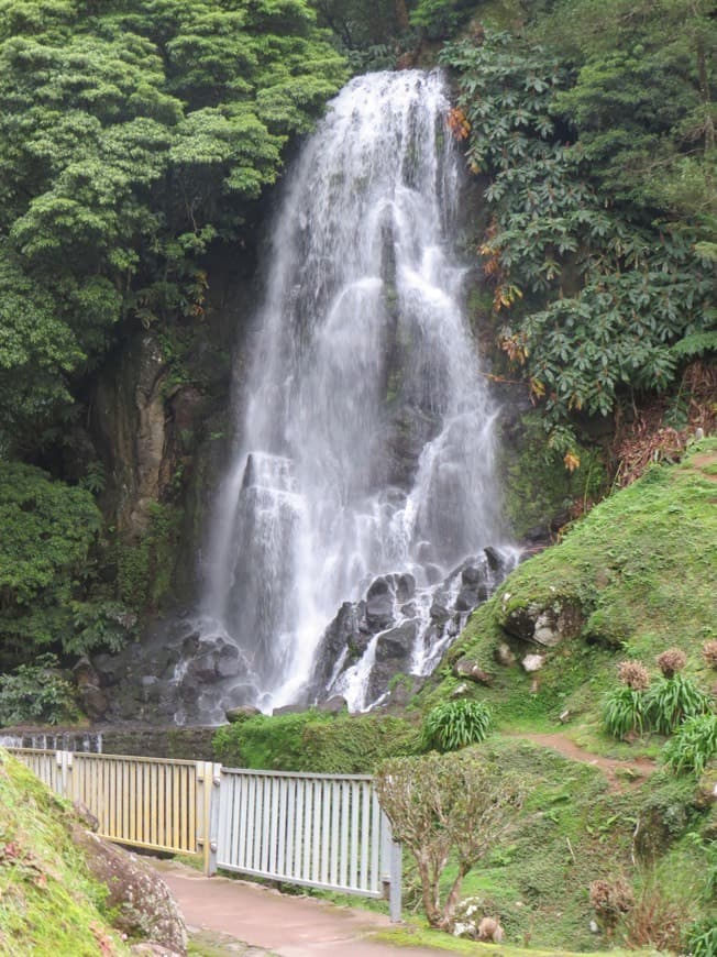 Lugar Ribeira dos Caldeirões