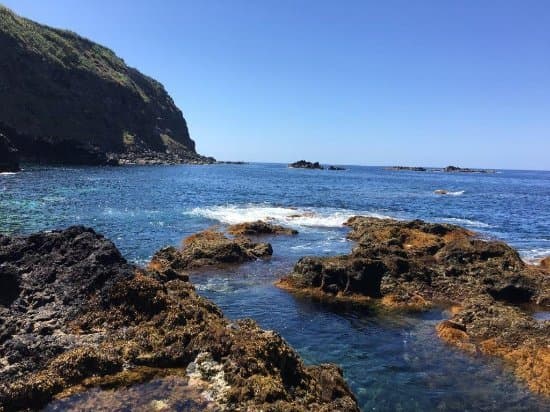 Lugar Ponta Da Ferraria natural swimming pool