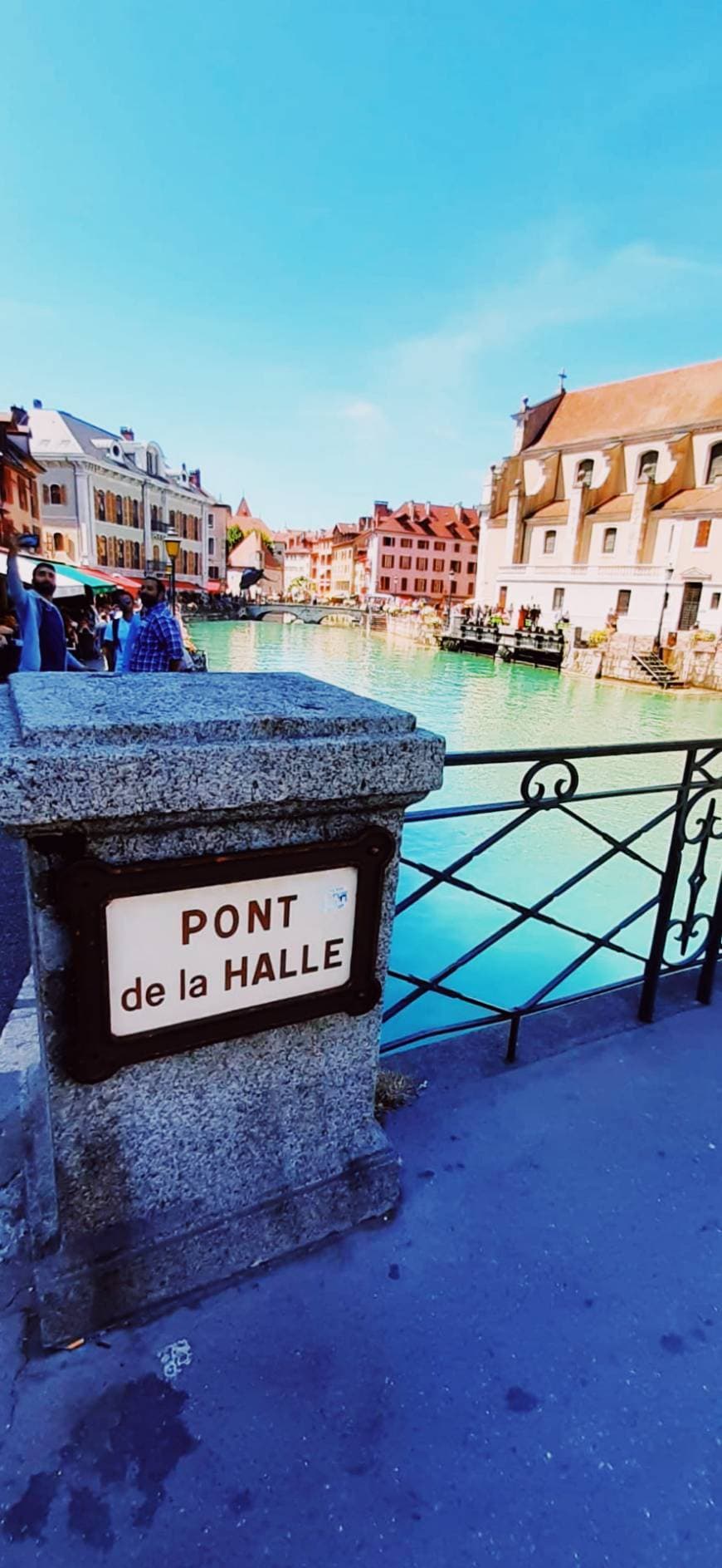 Place Pont de la Halle