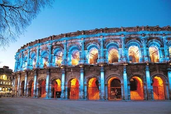 Place Nimes