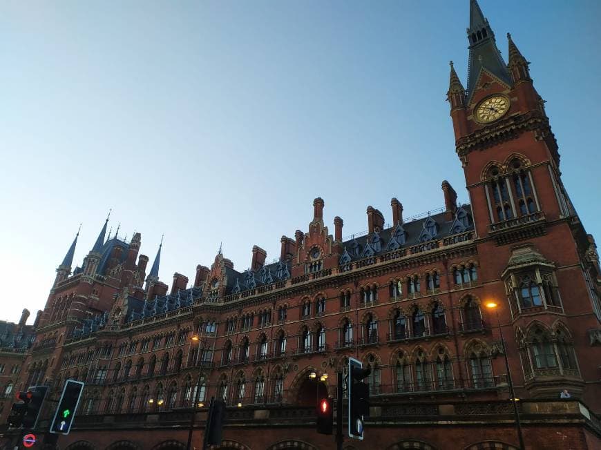 Lugar Estação de St. Pancras