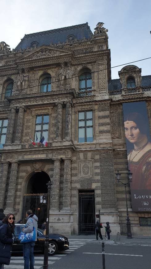 Place Museo del Louvre