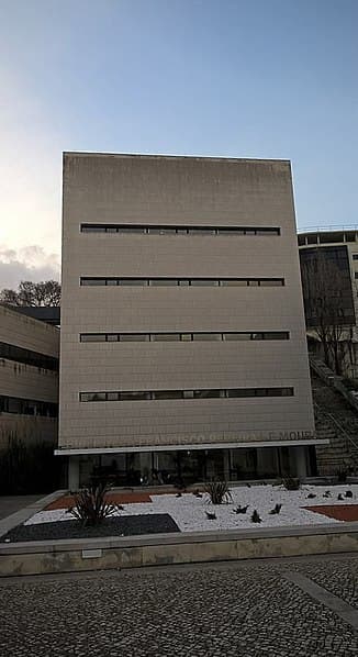 Lugar Biblioteca Francisco Pereira de Moura - ISEG