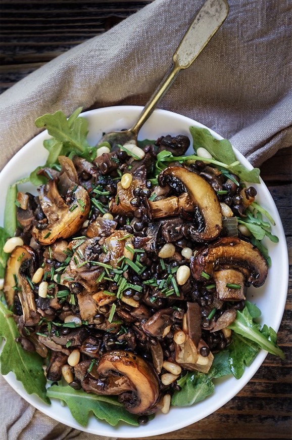 Moda Mushroom Salad With Lentils & Caramelized Onions 