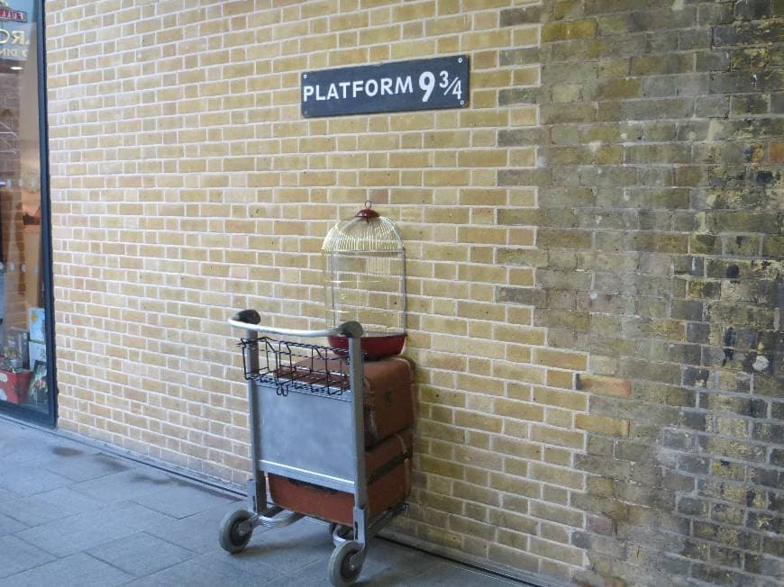 Lugar The Harry Potter Shop at Platform 9¾