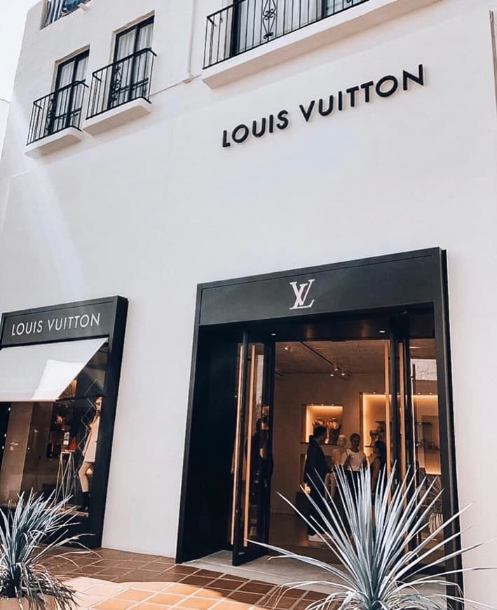 Place Louis Vuitton Puerto Banús