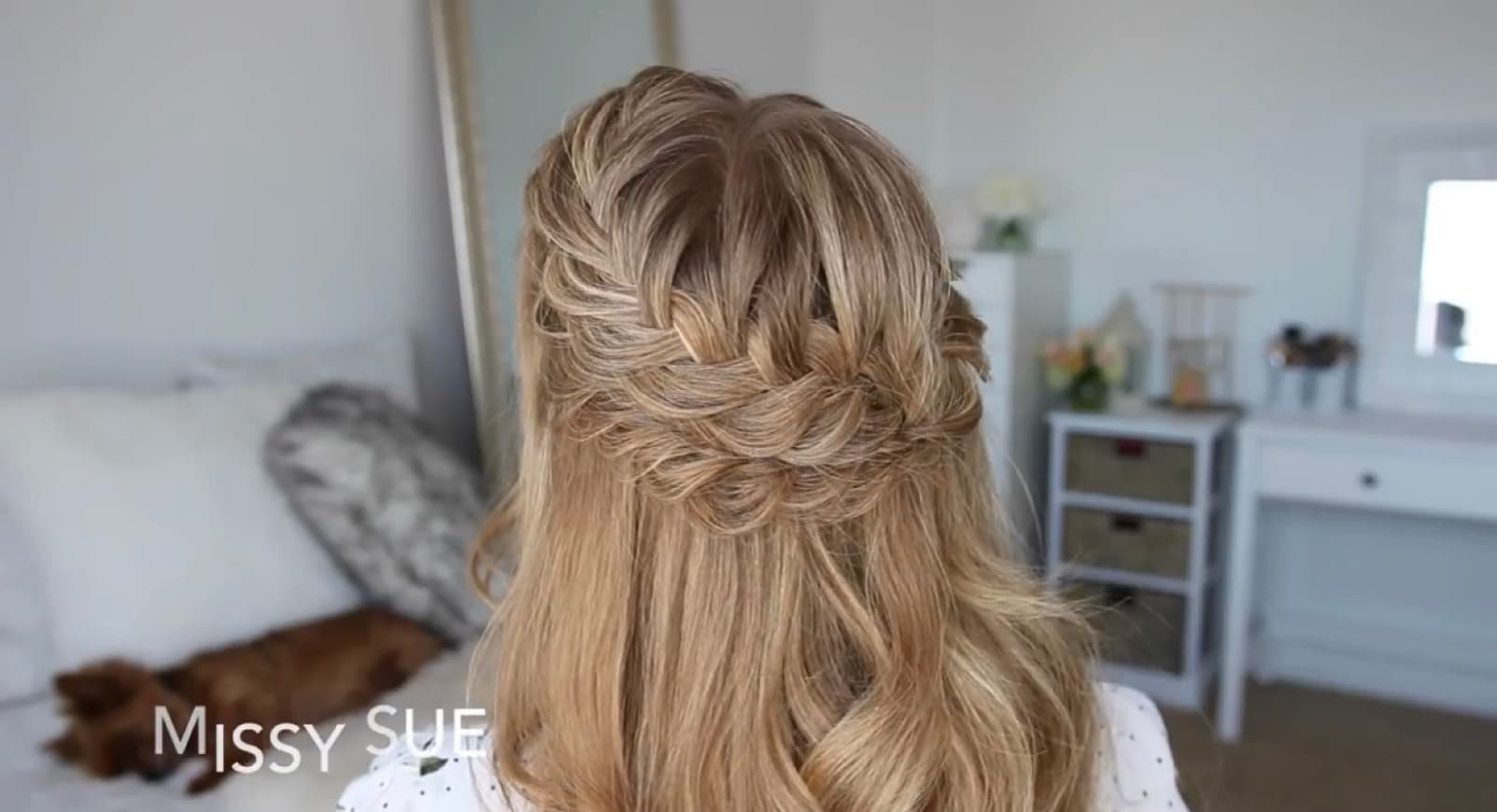 Moda Half Up Double Fishtail French Braids