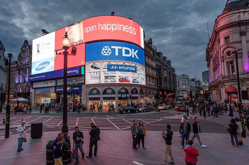 Fashion Piccadilly circus