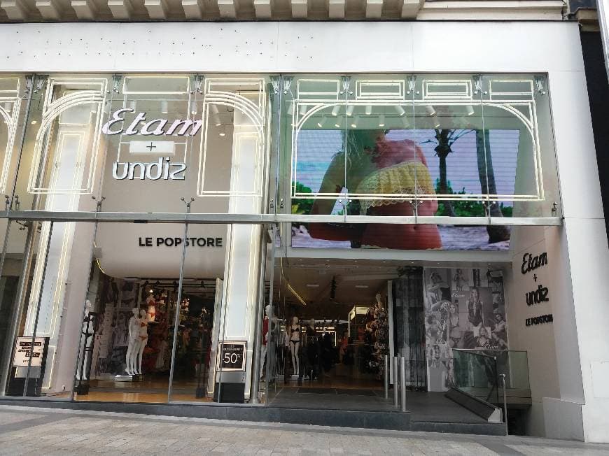 Place Etam Lingerie - Paris