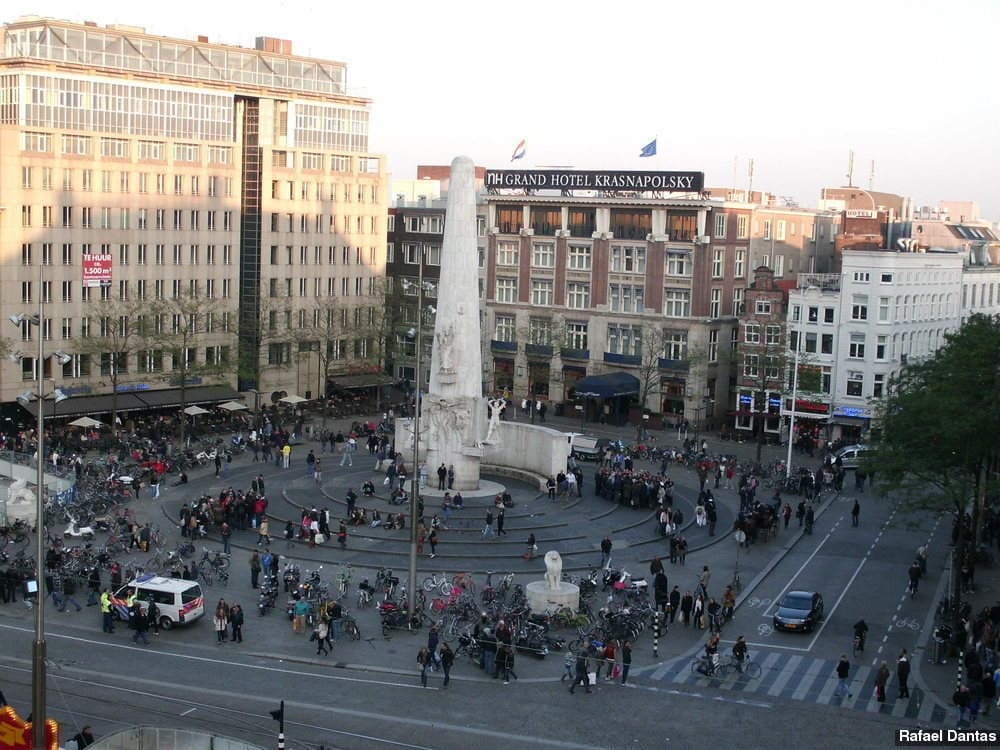 Lugar Dam Square