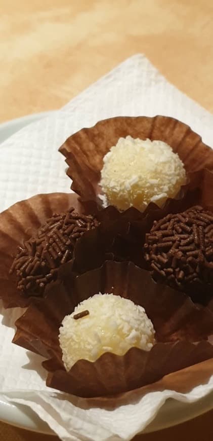 Restaurants 8 ✨ brigadeiros 