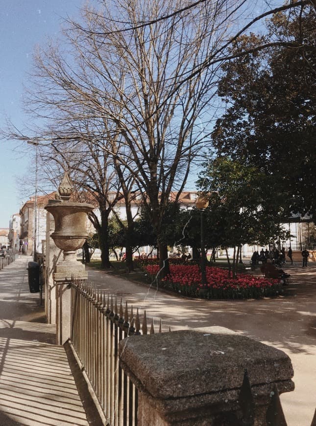 Lugar Praça dos Poveiros