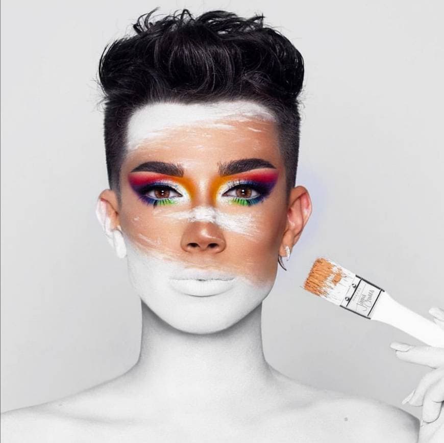 Moda James Charles