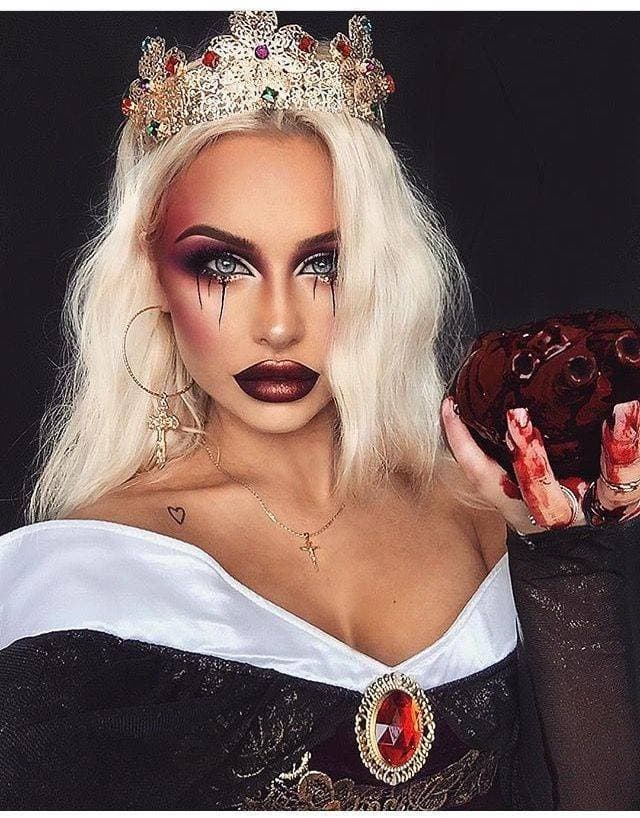 Fashion Crying queen makeup