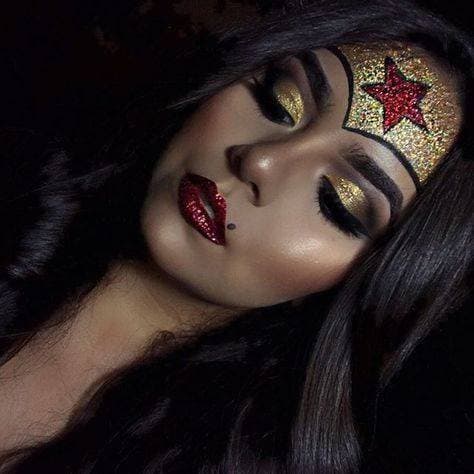 Fashion Superwoman makeup