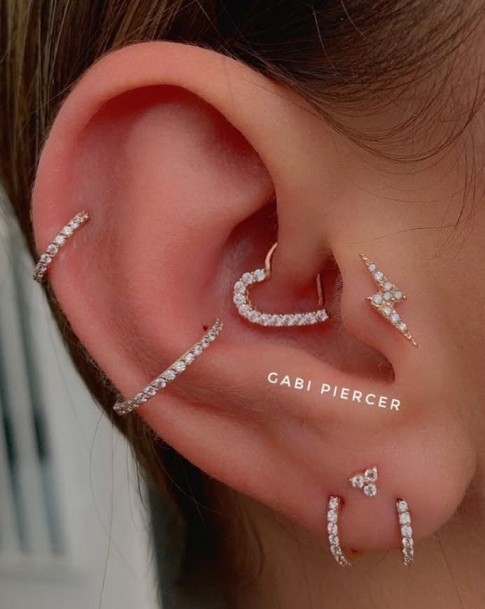 Fashion ideias para piercings nas orelhas 