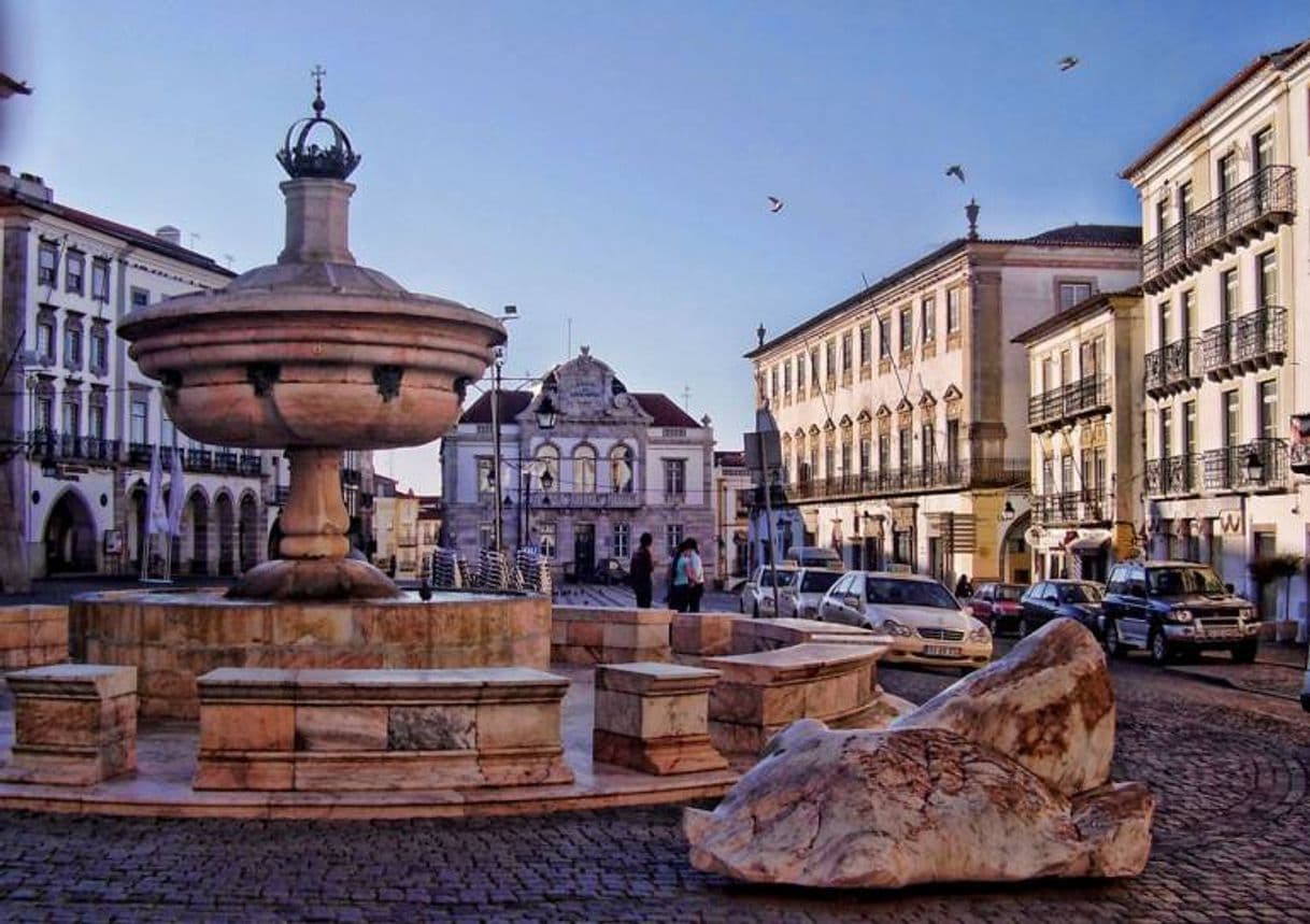 Place Praça do Giraldo