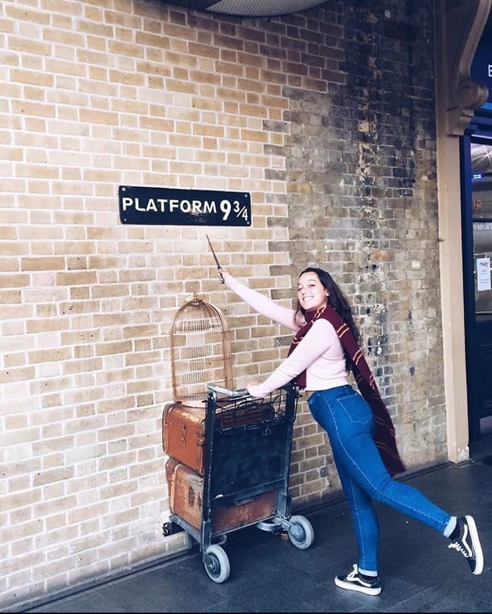 Place The Harry Potter Shop at Platform 9¾