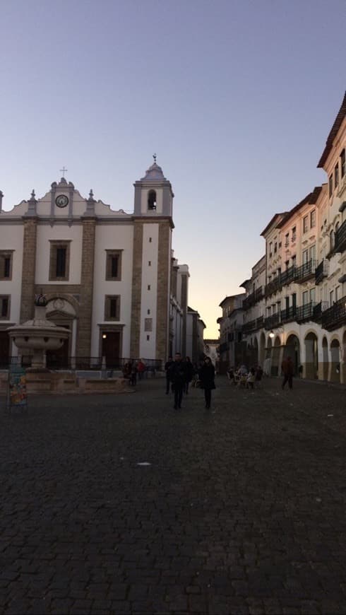 Place Évora