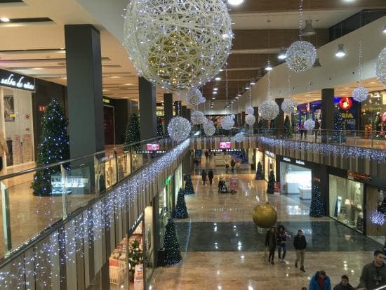 Lugar Centre Comercial Gran Jonquera Outlet & Shopping