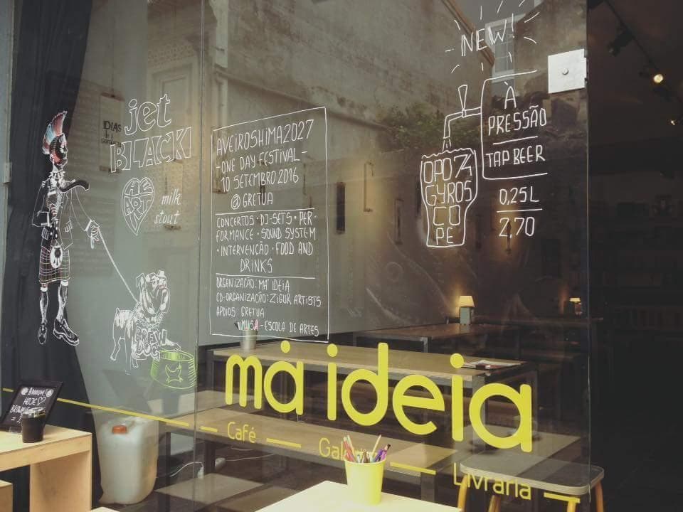 Lugar Má Ideia - Café Galeria e Livraria