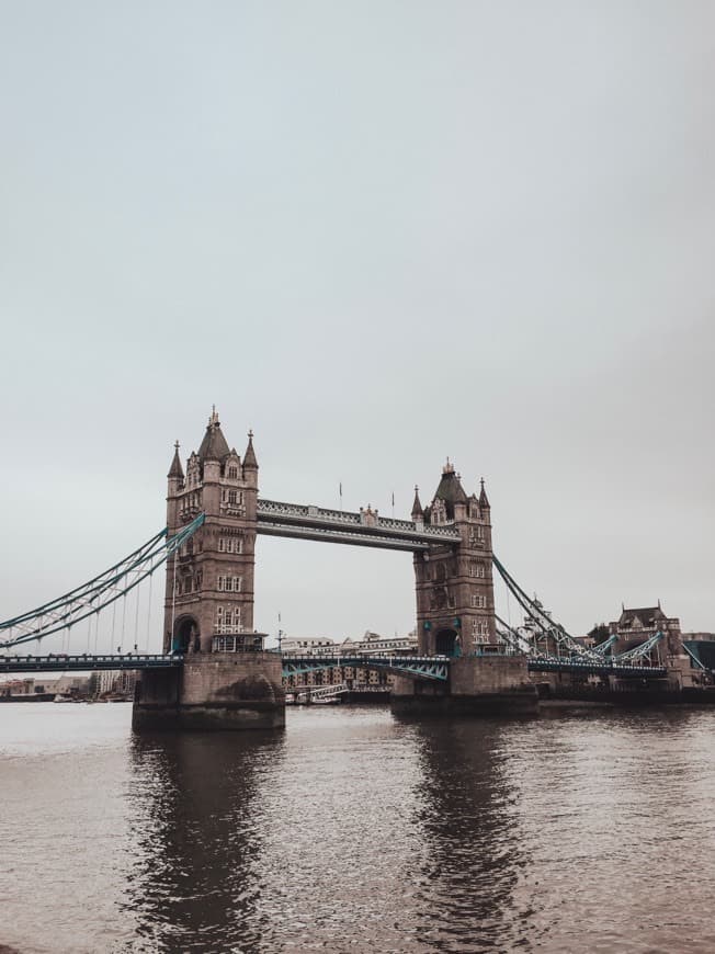 Place Tower Bridge