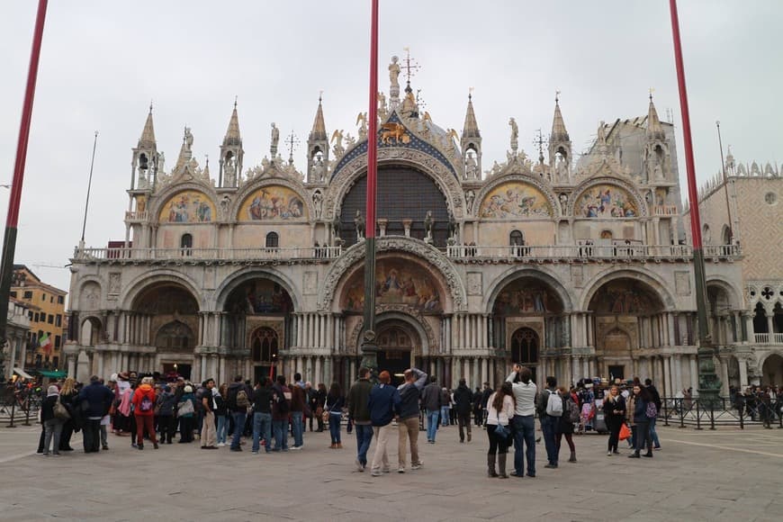 Place Basílica de San Marcos