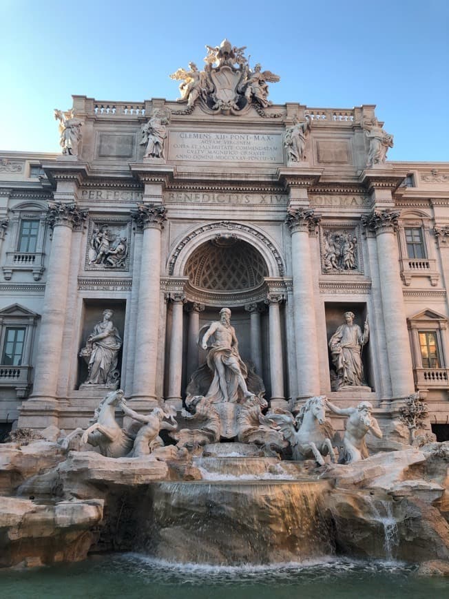 Place Fontana di Trevi