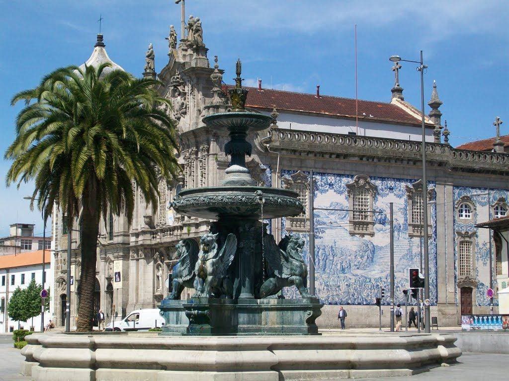 Place Praça de Gomes Teixeira