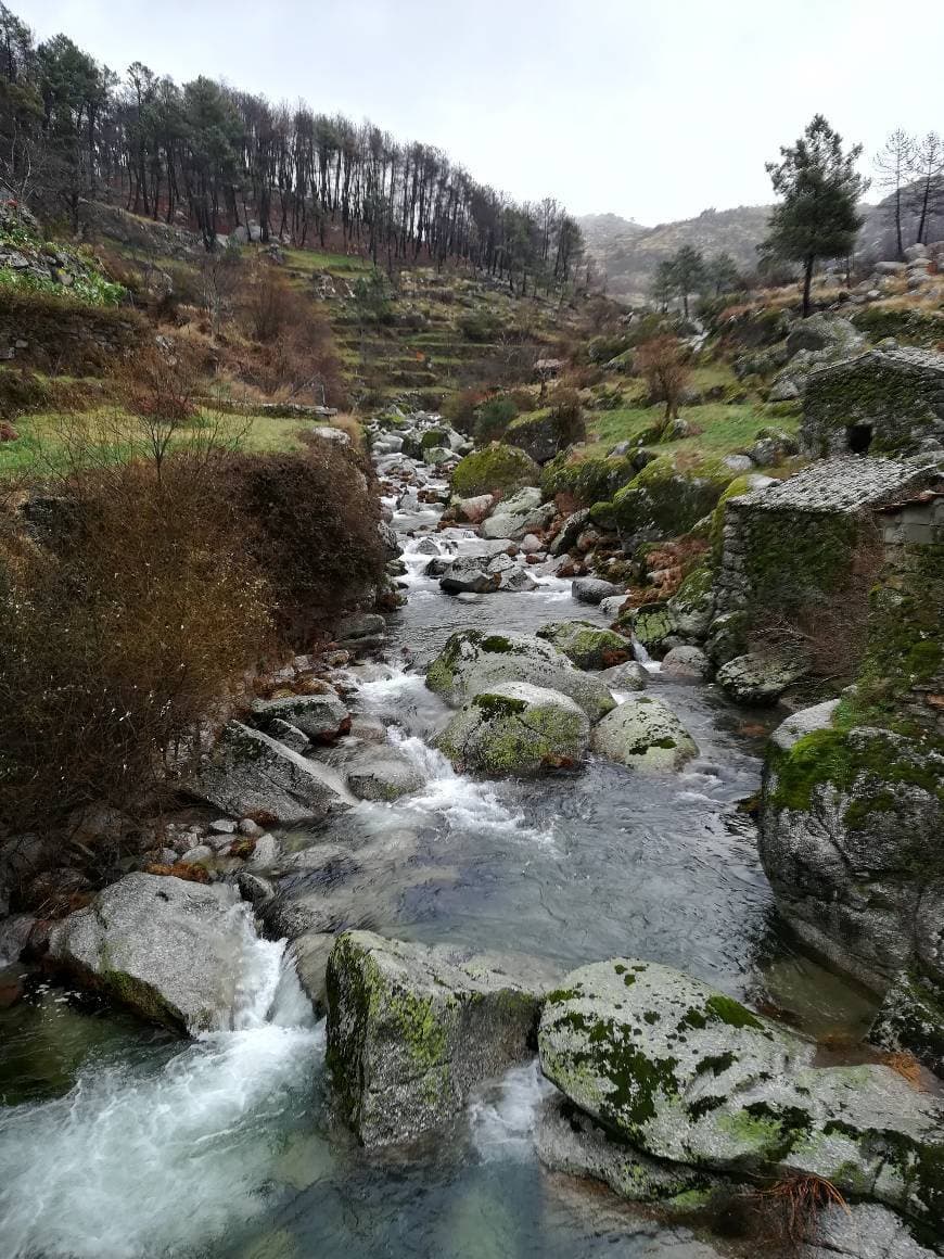 Place Praia Fluvial do Sabugueiro