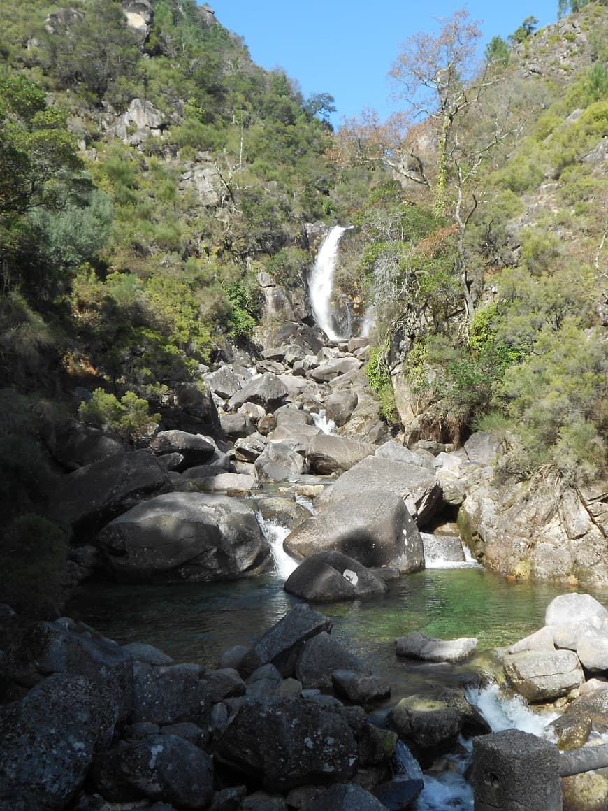 Lugar Cascata da Rajada