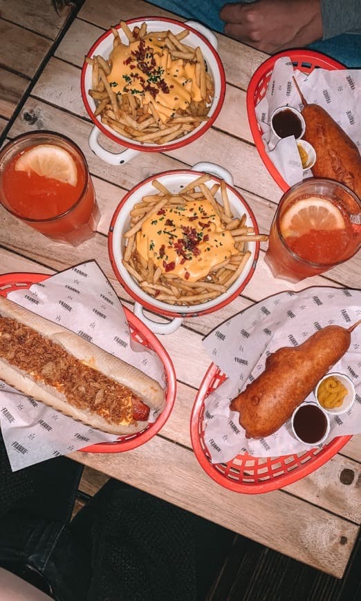 Restaurantes Frankie Hot Dogs